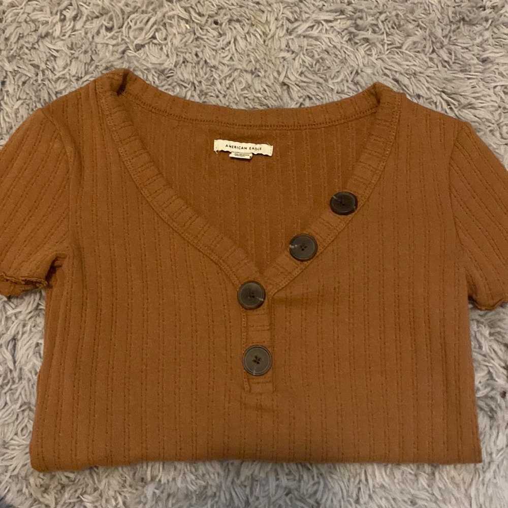 B-neck brown color short sleeved American Eagle shirt